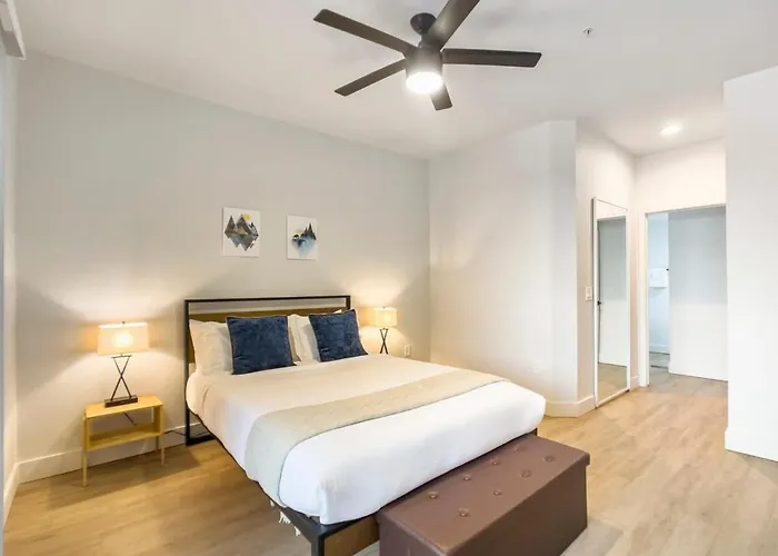 Apartment 2br Kierland Commons Cozysuites By The Golf Course Scottsdale