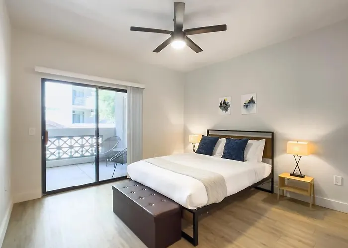 Apartment 2br Kierland Commons Cozysuites By The Golf Course Scottsdale