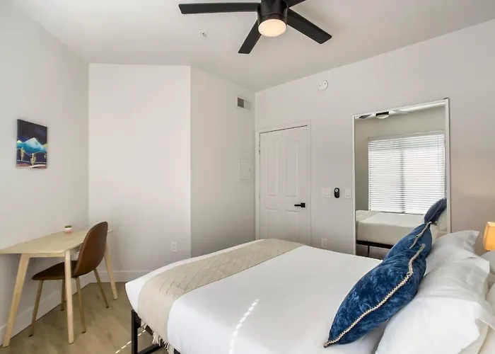 2br Kierland Commons Cozysuites By The Golf Course Scottsdale