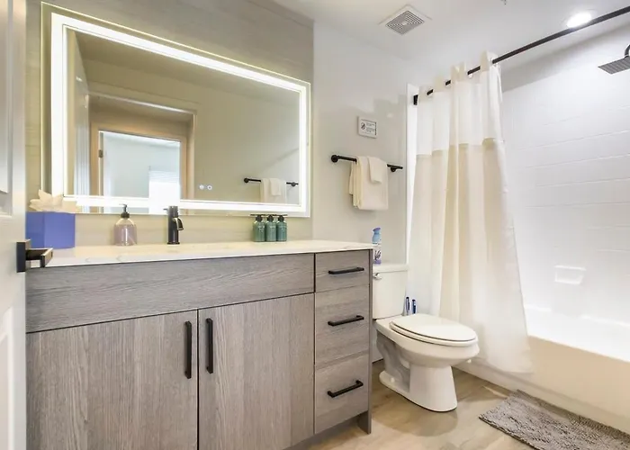 2br Kierland Commons Cozysuites By The Golf Course Apartment