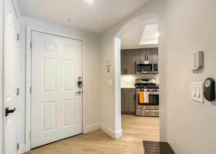 2br Kierland Commons Cozysuites By The Golf Course