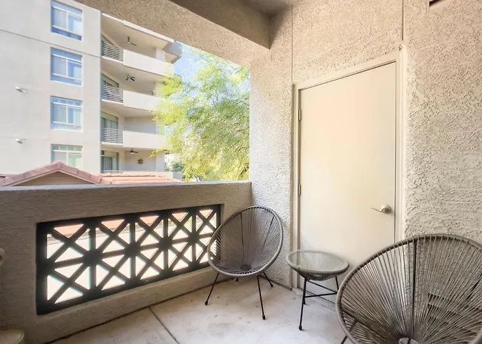 Apartment 2br Kierland Commons Cozysuites By The Golf Course Scottsdale