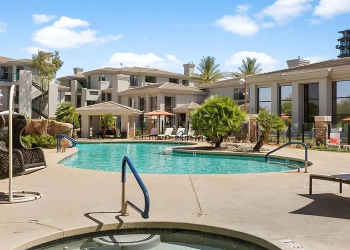 2br Kierland Commons Cozysuites By The Golf Course Apartment
