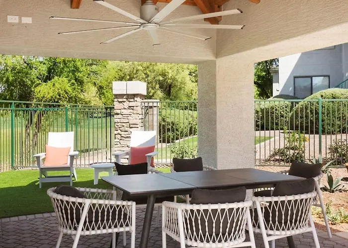 Apartment 2br Kierland Commons Cozysuites By The Golf Course Scottsdale