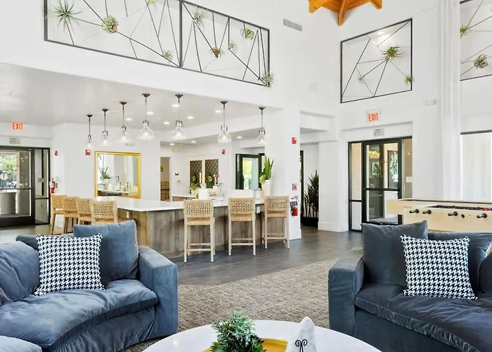 2br Kierland Commons Cozysuites By The Golf Course Scottsdale